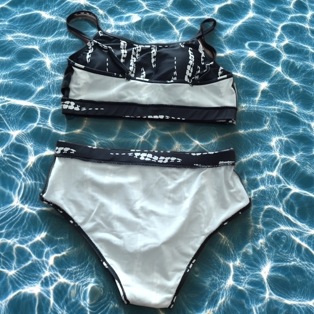 Swimming suit bundle of two (2 piece) Tropical And Black Size Large - Picture 8 of 15